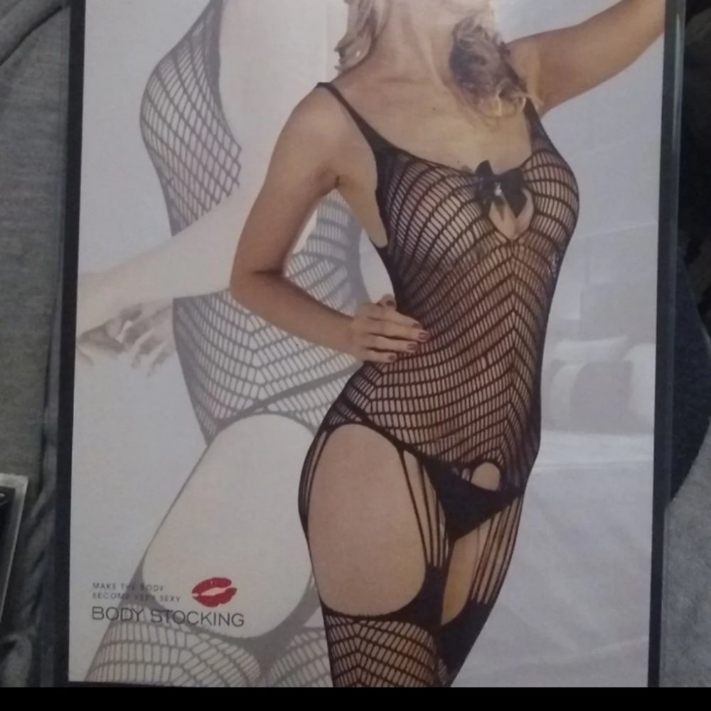 Square Fishnet With Key Hole BodyStocking - Picture 2 of 3